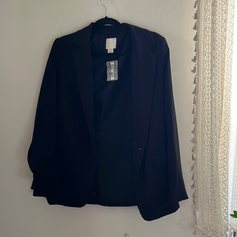 never been worn h&m black blazer